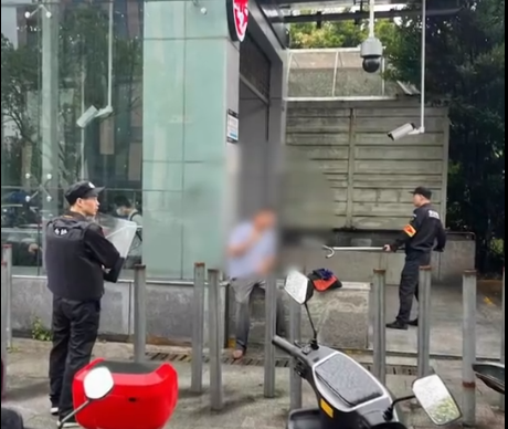 上海地铁有人持刀?警方辟谣,最新热门解析实施_精英版121，127.13