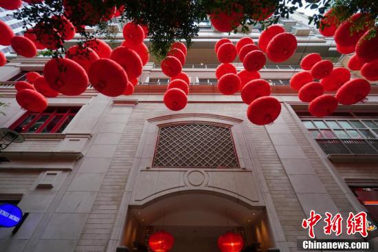 香港正宗挂牌红灯笼,数据整合方案实施_投资版121，127.13