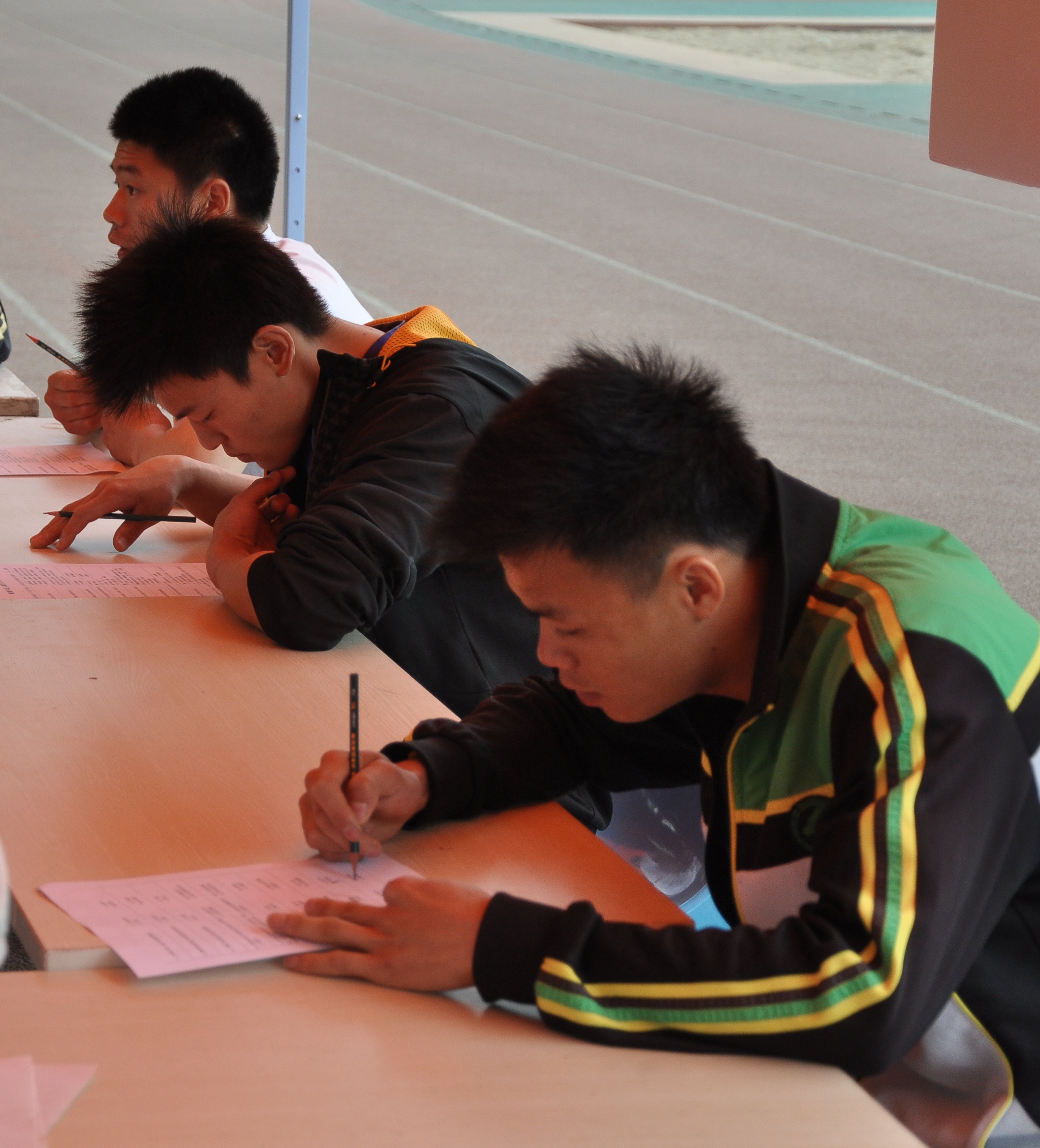 普通人怎么参加体育比赛,效能解答解释落实_游戏版121，127.12