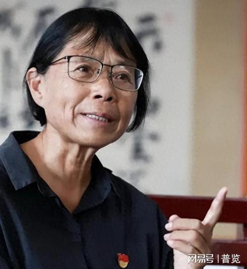 管家婆期期四肖四码中特管家和张桂梅小喇叭又响了与张桂梅唱